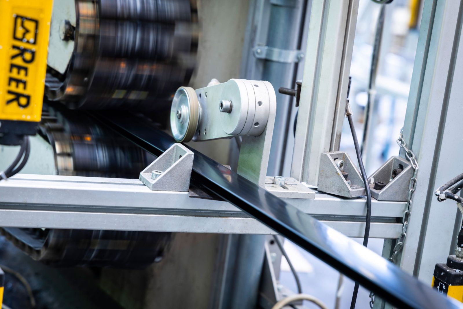 Home 11 estrusione scaled fd58ab18